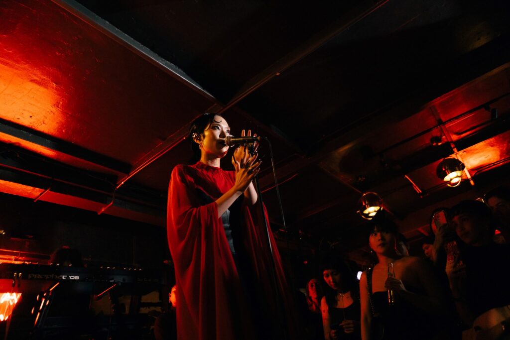 MAMIO DEBUT SHOWCASE