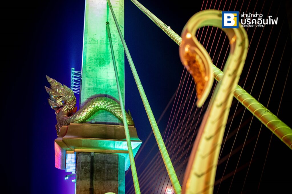 กรุงเทพฯ,ไทย 26 ม.ค. 68 : สะพานทศมราชัน หรือ สะพานพระราม 10 ที่ตกแต่งด้วยประติมากรรมรูปพญานาค ซึ่งเป็นสัญลักษณ์ของปีมะโรง อันเป็นปีพระบรมราชสมภพของพระบาทสมเด็จพระเจ้าอยู่หัว ก่อนเปิดใช้งานอย่างเป็นทางการในวันที่ 29 มกราคม 2568 (ภาพ : Brickinfo Media)