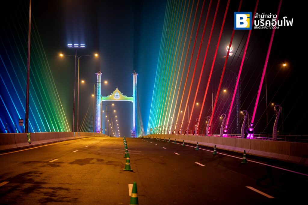 กรุงเทพฯ,ไทย 26 ม.ค. 68 : สะพานทศมราชัน หรือ สะพานพระราม 10 สะพานขึงข้ามแม่น้ำเจ้าพระยาที่กว้างที่สุดในประเทศไทย ตั้งตระหง่านเคียงคู่สะพานพระราม ก่อนเปิดใช้งานอย่างเป็นทางการในวันที่ 29 มกราคม 2568 (ภาพ : Brickinfo Media)