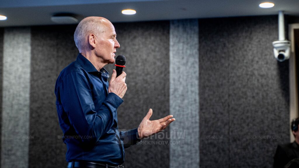 นายซิกเว่ เบรกเก้ (Sigve Brekke) ประธานกรรมการบริหาร กลุ่มธุรกิจโทรคมนาคมและดิจิทัล เครือเจริญโภคภัณฑ์ และประธานคณะผู้บริหารกลุ่ม บริษัท ทรู คอร์ปอเรชั่น จำกัด (มหาชน)