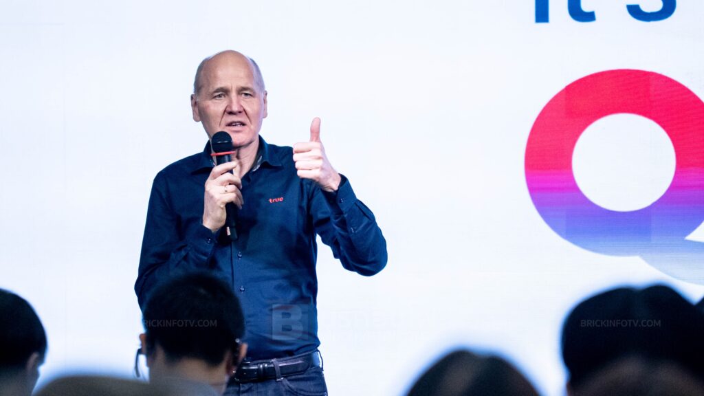 นายซิกเว่ เบรกเก้ (Sigve Brekke) ประธานกรรมการบริหาร กลุ่มธุรกิจโทรคมนาคมและดิจิทัล เครือเจริญโภคภัณฑ์ และประธานคณะผู้บริหารกลุ่ม บริษัท ทรู คอร์ปอเรชั่น จำกัด (มหาชน)