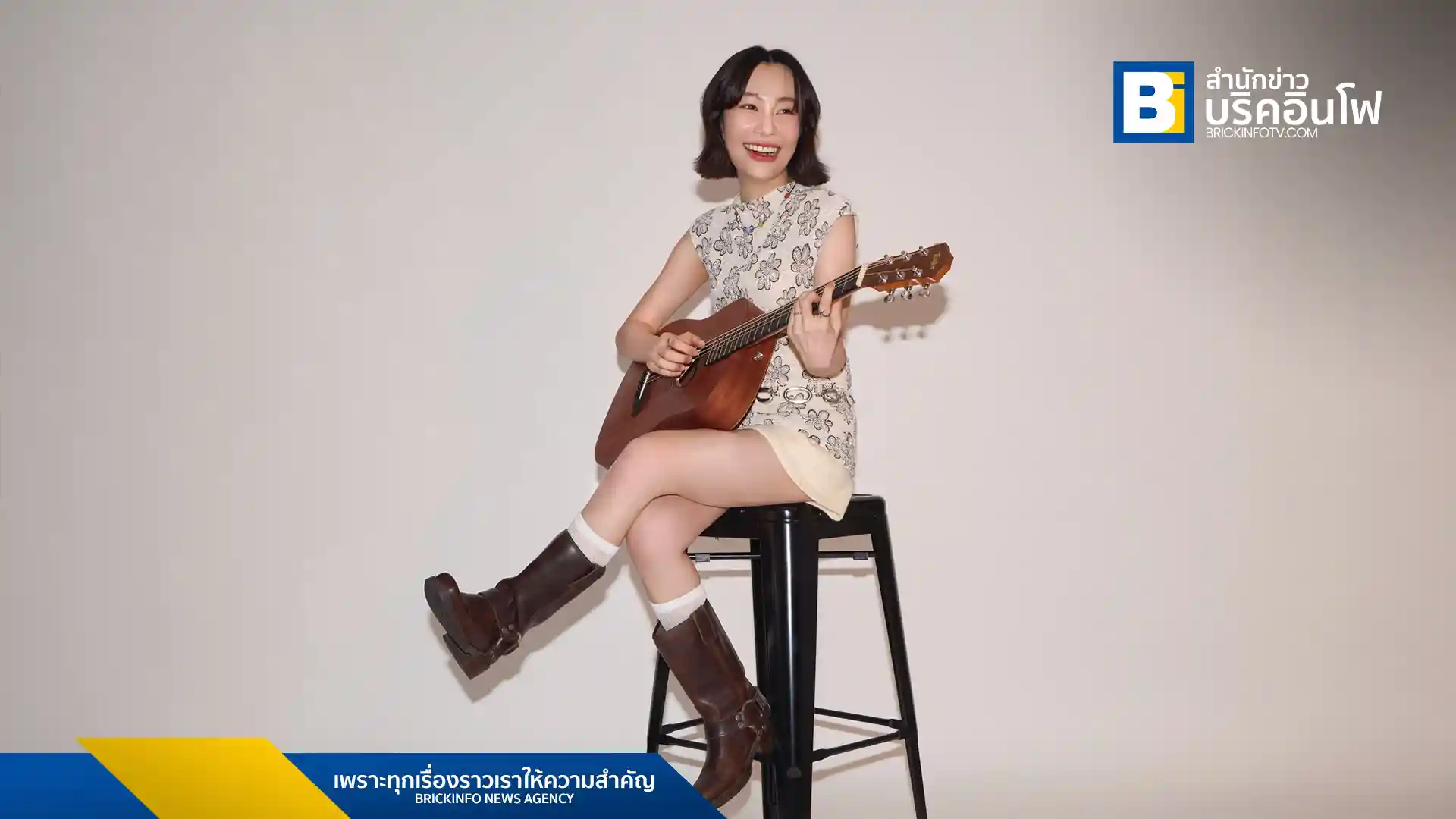 rari (ราริ) ศิลปินหญิงจาก HolyFox (โฮลีฟอกซ์) เปิดตัวซิงเกิลแรก “ครึ่งทาง (As far as we go)” เพลงที่เธอแต่งเองทั้งหมด เพื่อถ่ายทอดความเจ็บปวดจากความรักที่ไปไม่สุดทาง