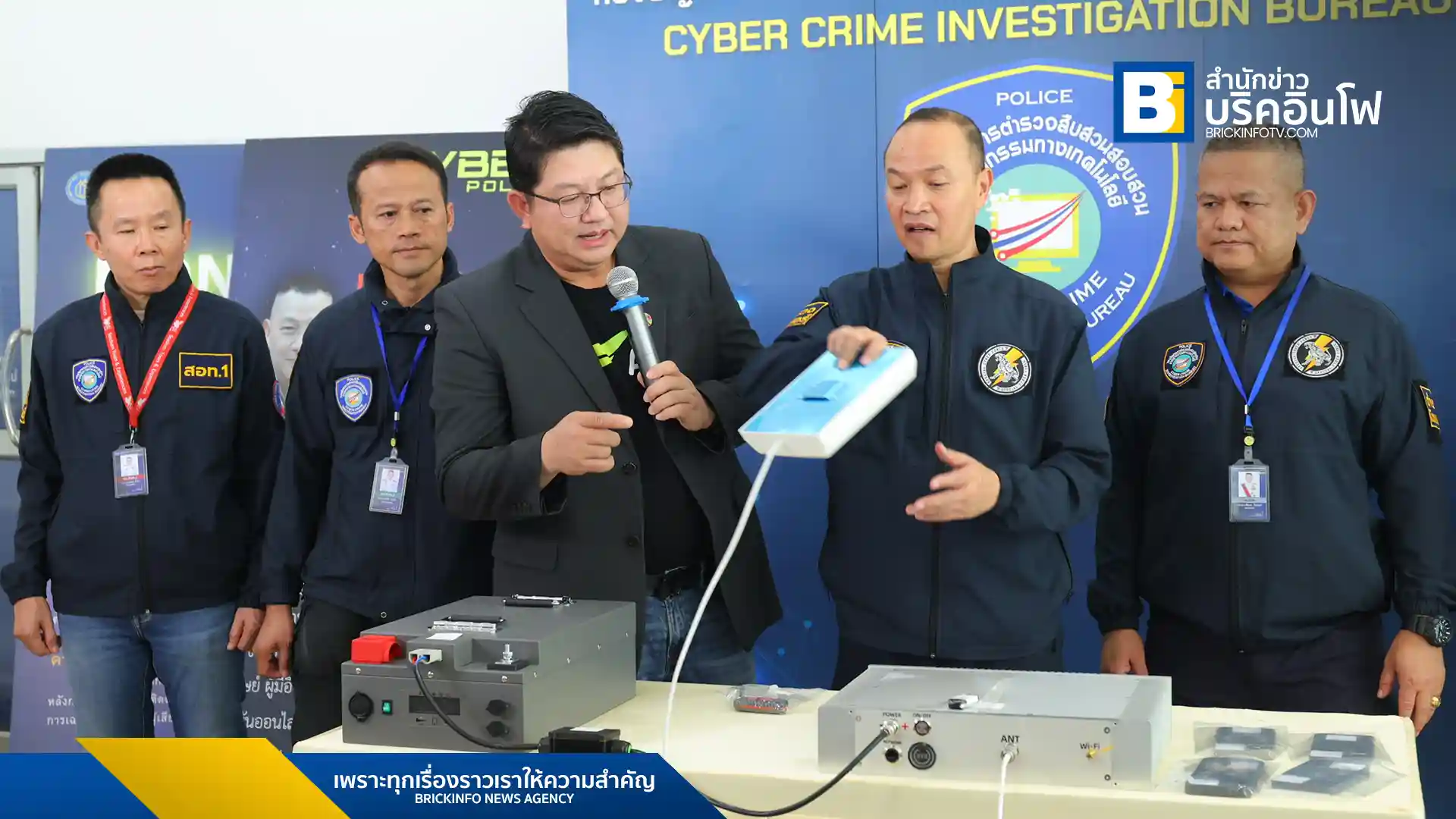 ตำรวจไซเบอร์ร่วมกับ AIS เปิดปฏิบัติการเข้าจับกุมแก๊งมิจฉาชีพที่ใช้อุปกรณ์ส่งสัญญาณความถี่ผิดกฎหมาย ส่ง SMS ปลอมอ้างคะแนนหมดอายุ เตือนประชาชนระวังภัยออนไลน์ อย่ากดลิงก์ที่ไม่น่าเชื่อถือ