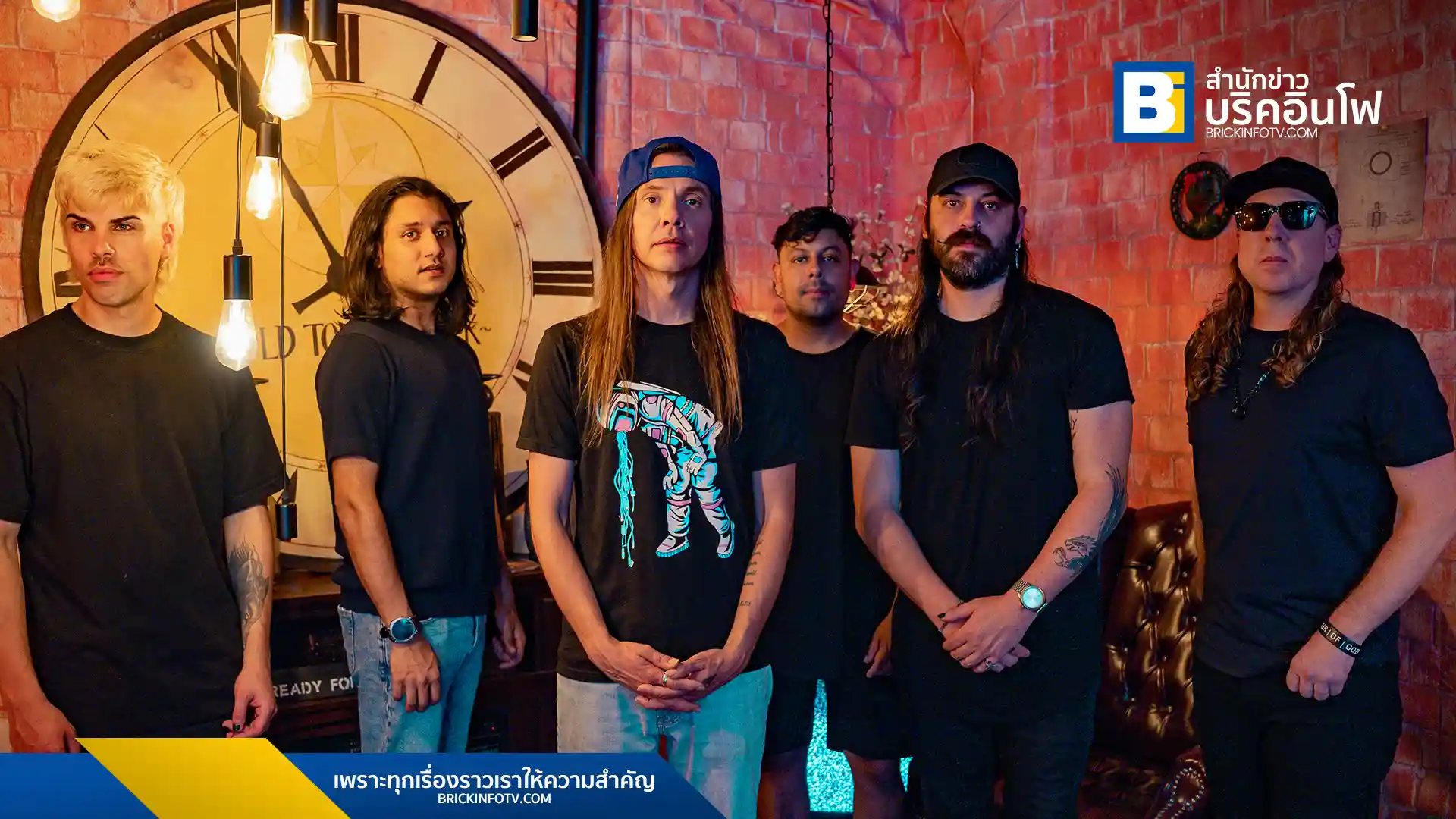THE RED JUMPSUIT APPARATUS วงอัลเทอร์เนทีฟร็อกยอดนิยม เตรียมปล่อยอัลบั้มใหม่ X’s For Eyes ในวันที่ 3 ตุลาคมนี้ พร้อมเผยความพิเศษด้วยการรวมทีมงานชุดเดิมจากยุคแรก และนำเดโมเพลงเก่ากลับมาให้ฟังครั้งแรกในรอบ 20 ปี