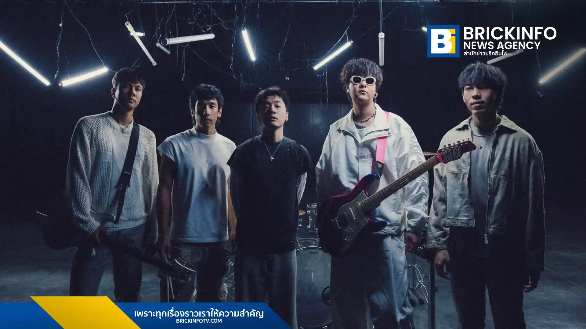 Three Man Down ปล่อยมิวสิกวิดีโอเพลง 'ก็แค่พูดมา' หนึ่งในเพลงจากอัลบั้ม III ที่ได้ THE TOYS (เดอะ ทอยส์) มาร่วมฟีเจอริง สร้างซาวด์ดนตรีร็อกดุเดือดและไลน์กีตาร์โซโลที่ดวลกันอย่างเผ็ดมันส์ พร้อมประกาศคอนเสิร์ตใหญ่