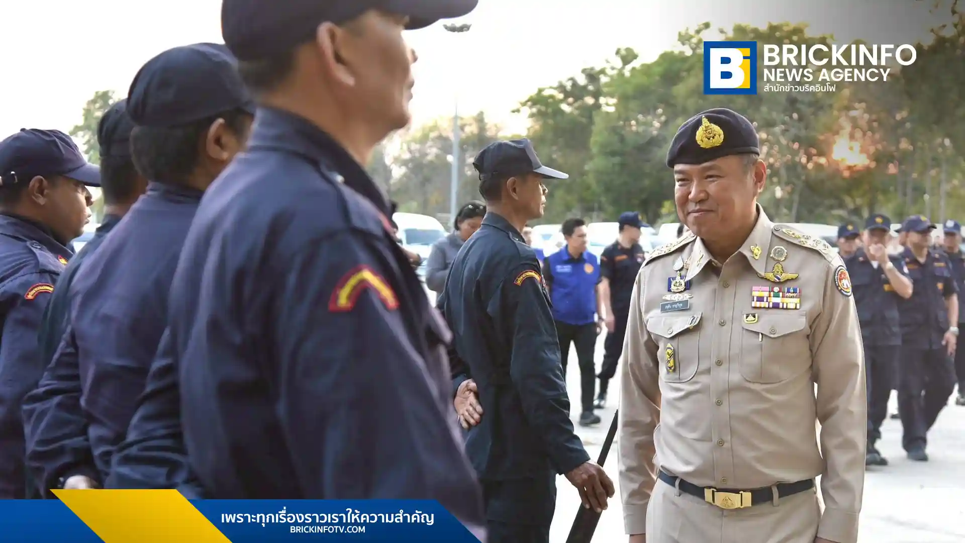 นายกฯ อนุทิน ชาญวีรกูล ลงพื้นที่สระแก้ว เยี่ยมให้กำลังใจ ชรบ. 4 อำเภอชายแดน สดุดีความเสียสละเฝ้าทรัพย์สินช่วงสถานการณ์ตึงเครียด พร้อมสั่งมหาดไทยดูแลสวัสดิการพิเศษ