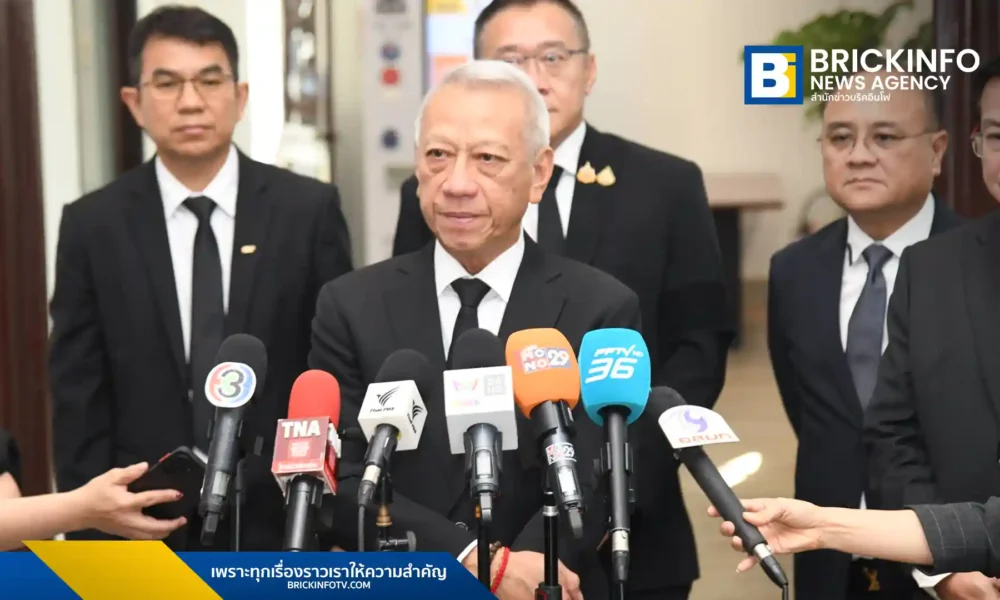 นายพิพัฒน์ รัชกิจประการ รองนายกรัฐมนตรีและรัฐมนตรีว่าการกระทรวงคมนาคม