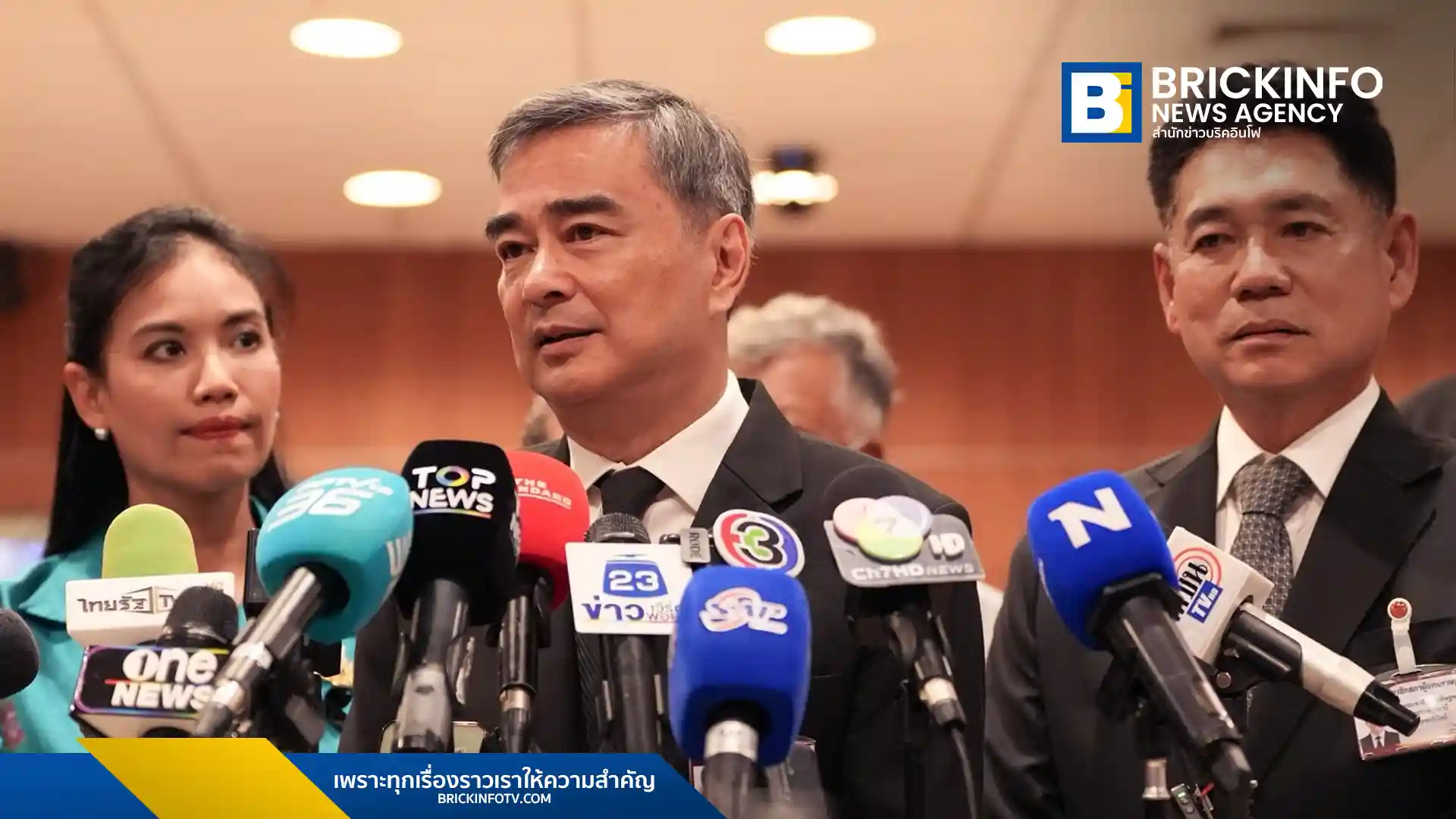 อภิสิทธิ์ เวชชาชีวะ แนะรัฐบาลรื้อโครงสร้างราคาพลังงาน กางสูตรลดราคาน้ำมันดีเซล 11 บาท ชี้ลดค่าการกลั่นและภาษีสรรพสามิตช่วยลดภาระหนี้สาธารณะและค่าครองชีพได้ยั่งยืนกว่า