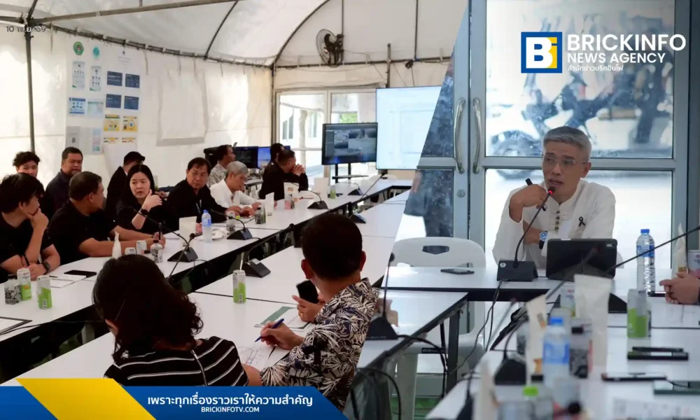 กรุงเทพมหานครร่วมกับกรมศิลปากรเตรียมพื้นที่ท้องสนามหลวง จัดสร้างพระเมรุมาศ สมเด็จพระพันปีหลวง เร่งล้อมย้ายต้นมะขาม 12 ต้น และวางระบบสาธารณูปโภคให้สมพระเกียรติ