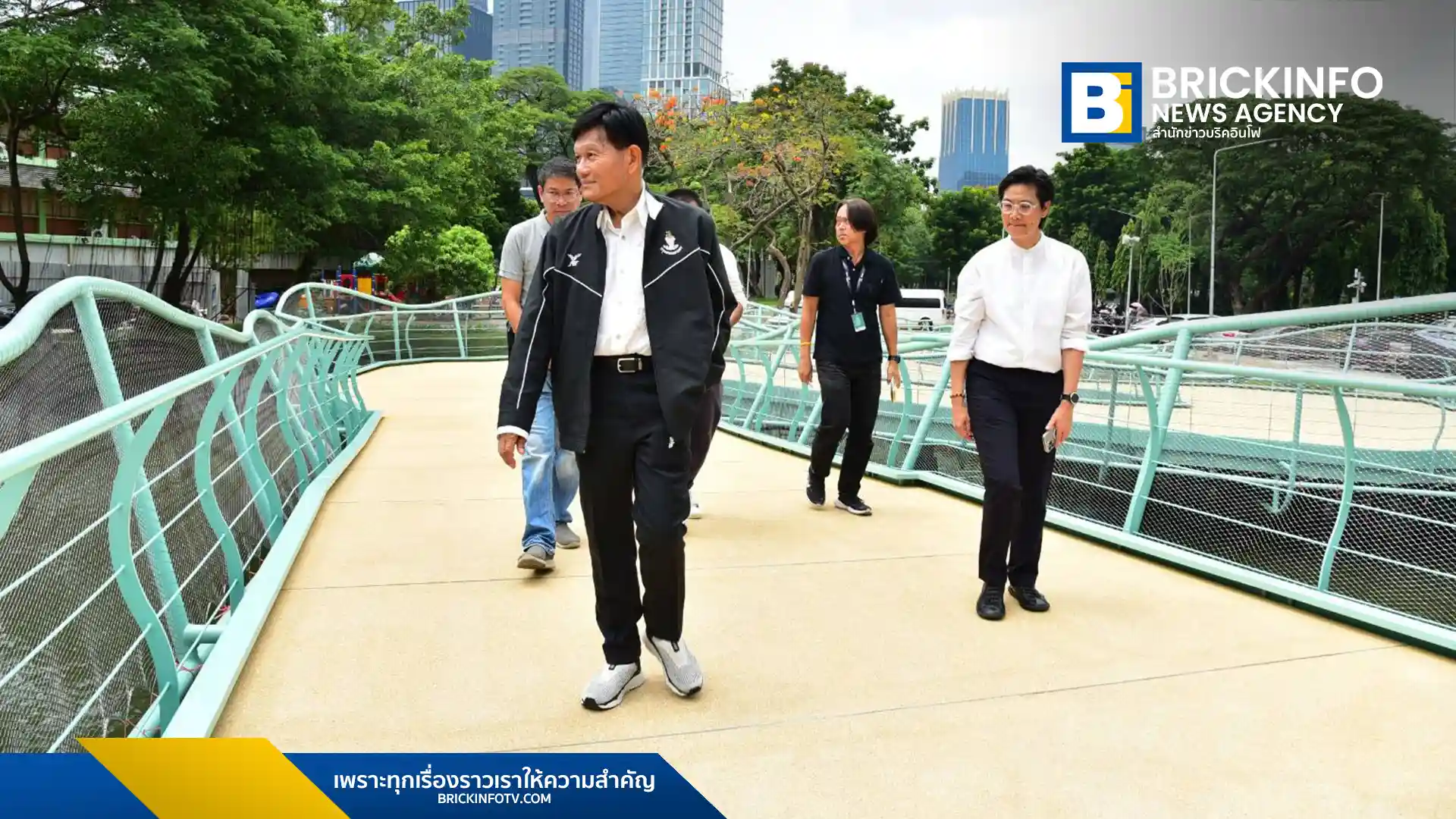 กรุงเทพมหานครเปิดทดลองใช้ทางเชื่อมสะพานเขียว เชื่อมต่อสวนลุมพินีและสวนเบญจกิติ ระยะทาง 250 เมตร อำนวยความสะดวกให้นักวิ่งและประชาชนสัญจรปลอดภัย เปิด 06.00-18.00 น.