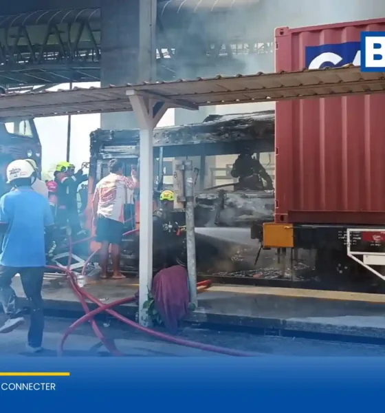 เกิดเหตุรถไฟเฉี่ยวชนรถเมล์ ขสมก. ใกล้แอร์พอร์ตลิงก์ มักกะสัน เสียชีวิต 8 ราย บาดเจ็บ 25 ราย สาเหตุรถติดคร่อมทางรถไฟ ผบ.ตร. สั่ง บช.น. เร่งระบายการจราจร