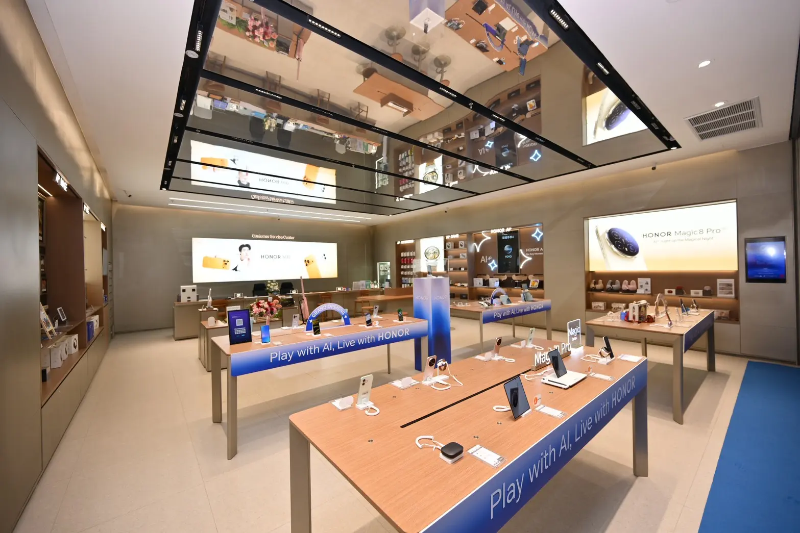 HONOR เปิดตัว HONOR Alpha Store แฟลกชิปสโตร์แห่งแรกในต่างประเทศ ณ เดอะมอลล์ไลฟ์สโตร์ บางกะปิ เผยครึ่งปีแรก 2569 ยอดส่งมอบสมาร์ตโฟนในไทยโต 75%