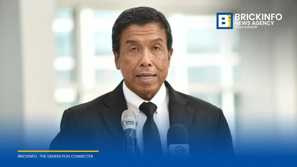 (22 ก.ค. 69) ณ อาคารไอราวัตพัฒนา ศาลาว่าการกรุงเทพมหานคร ดินแดง นายชัชชาติ สิทธิพันธุ์ ผู้ว่าราชการกรุงเทพมหานคร ให้สัมภาษณ์ก่อนการประชุมสภากรุงเทพมหานคร ถึงความคืบหน้าการยกระดับมาตรการตรวจสอบความปลอดภัยของสถานประกอบการภายหลังเหตุเพลิงไหม้โรงเบียร์ย่านลาดพร้าวว่า กรุงเทพมหานครได้ทบทวนมาตรการและหารือร่วมกับสำนักงานตำรวจแห่งชาติและหน่วยงานที่เกี่ยวข้อง พร้อมปรับปรุงแนวทางการตรวจสอบ โดยพัฒนาเช็กลิสต์มาตรฐานด้านความปลอดภัย 17 ข้อ และใช้อำนาจตามพระราชบัญญัติการสาธารณสุข พ.ศ. 2535 ควบคู่กับกฎหมายที่เกี่ยวข้อง เพื่อยกระดับมาตรฐานความปลอดภัยของสถานประกอบการทั่วกรุงเทพมหานคร