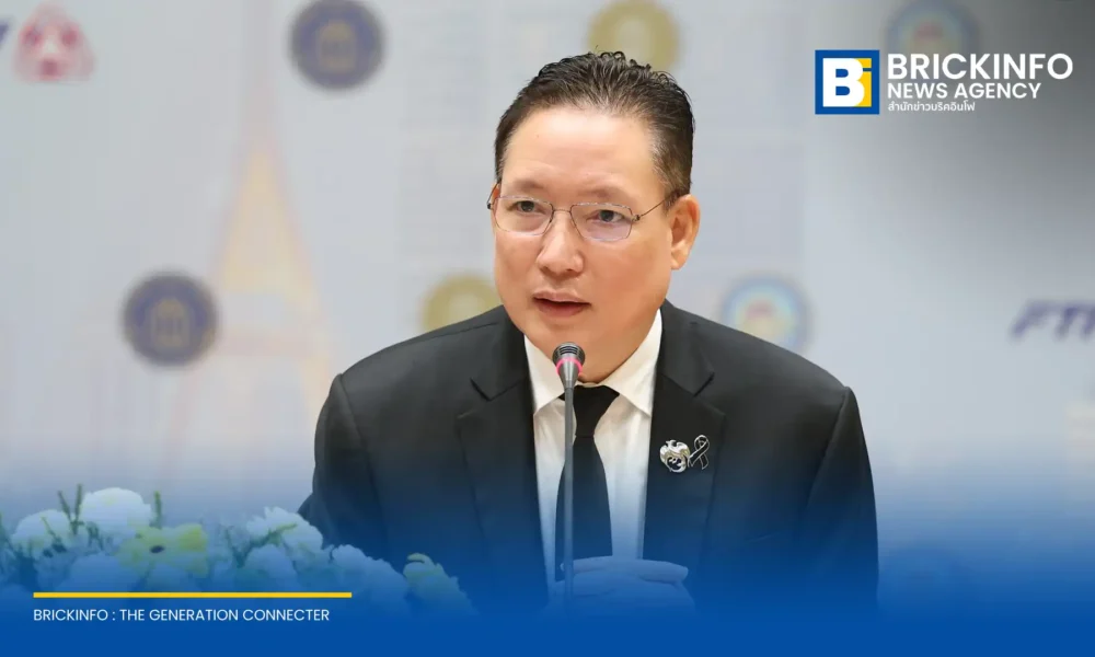 นายผยง ศรีวณิช ประธานสมาคมธนาคารไทย | คณะกรรมการร่วมภาคเอกชน 3 สถาบัน หรือ กกร ปรับประมาณการเศรษฐกิจ ปี 2569 คาด GDP โต 1.6 ถึง 2.0% ได้แรงหนุนส่งออกและ Data Center แต่ยังห่วงกำลังซื้อฐานรากทรุดจากเอฟเฟกต์ K-shapedคณะกรรมการร่วมภาคเอกชน 3 สถาบัน หรือ กกร ปรับประมาณการเศรษฐกิจ ปี 2569 คาด GDP โต 1.6 ถึง 2.0% ได้แรงหนุนส่งออกและ Data Center แต่ยังห่วงกำลังซื้อฐานรากทรุดจากเอฟเฟกต์ K-shaped