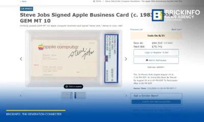 นามบัตร Apple พร้อมลายเซ็น สตีฟ จอบส์ ในปี 1983 ถูกนำออกประมูลโดย RR Auction ทำราคาพุ่งสูงเกิน 64,000 ดอลลาร์สหรัฐ ท่ามกลางของสะสมหายากกว่า 200 รายการ