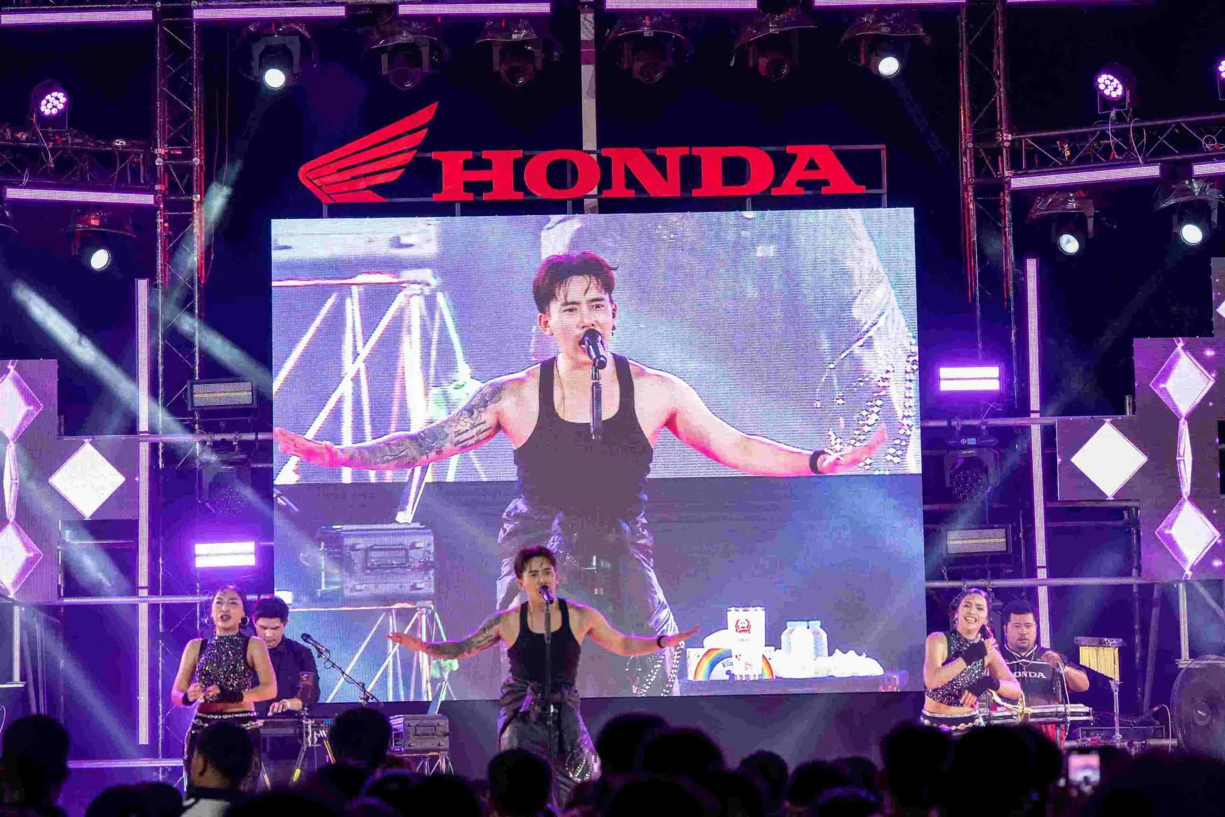 ไทยฮอนด้า จัดงาน The One-Sixti-ER รวมพลผู้ขับขี่ Honda 160 Series ที่สวนน้ำพัทยาปาร์ค พร้อมคอนเสิร์ตจาก เสก โลโซ, KLEAR และเบิ้ล ปทุมราช