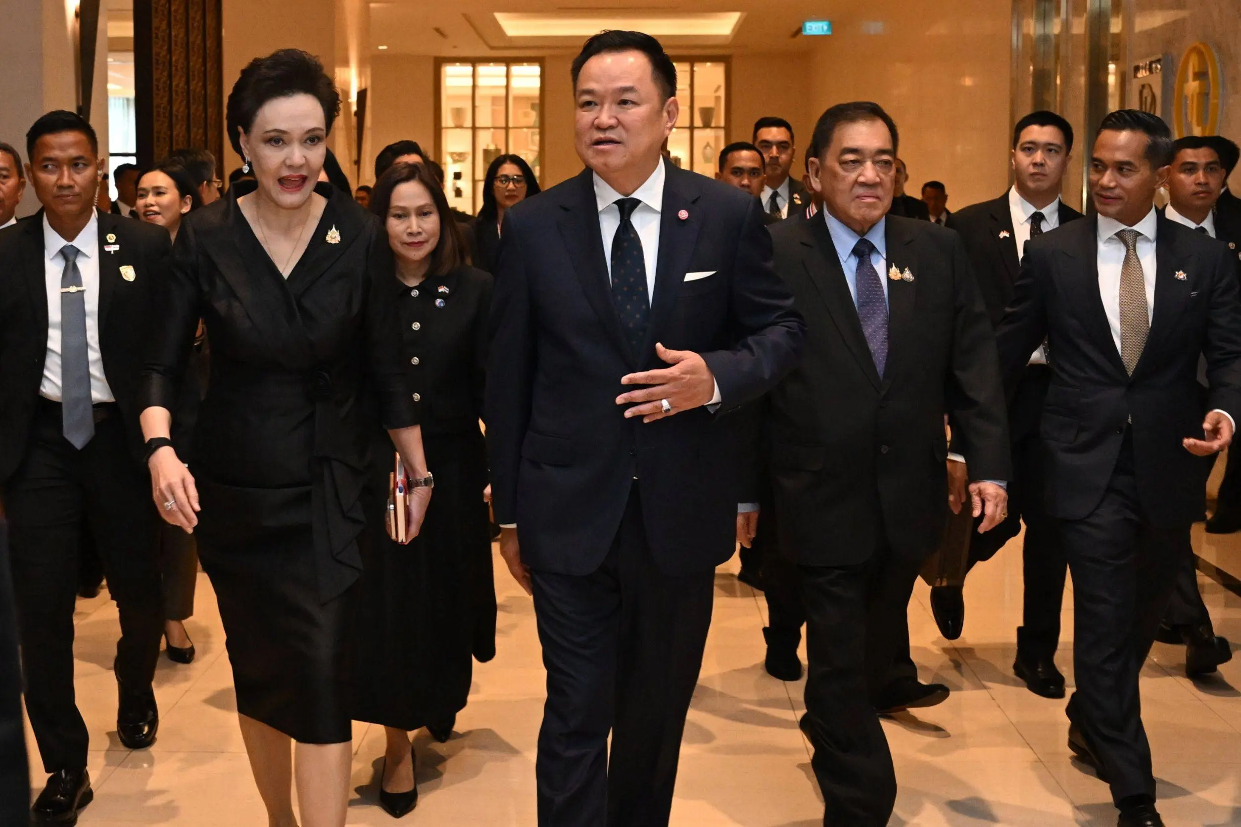 นายกรัฐมนตรี อนุทิน ชาญวีรกูล สรุปผลการเยือนอินโดนีเซียอย่างเป็นทางการ มุ่งขยายการค้า ปราบอาชญากรรมข้ามชาติ และขับเคลื่อนบทบาทไทยในอาเซียน