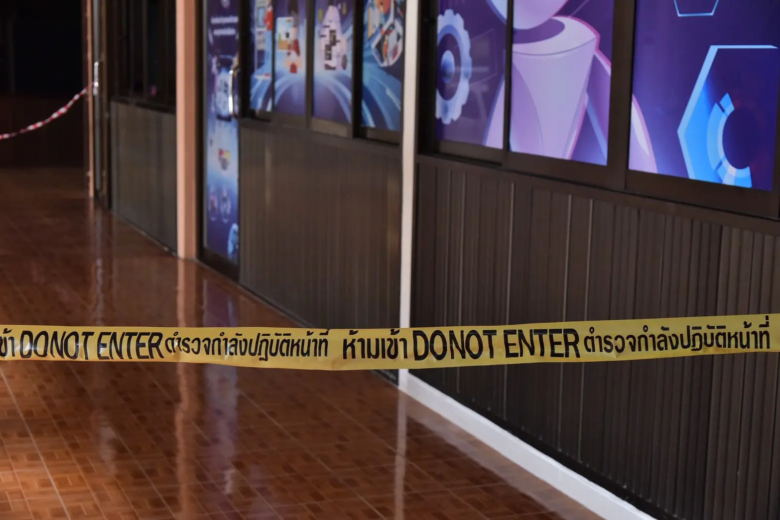 นายกรัฐมนตรี อนุทิน ชาญวีรกูล ลงพื้นที่โรงเรียนเทพศิรินทร์ นนทบุรี ติดตามเหตุยิงกันเสียชีวิต 8 ราย บาดเจ็บกว่า 30 ราย สั่งกำชับเข้มกฎหมายอาวุธปืนและ เร่งเยียวยาผู้ประสบเหตุ