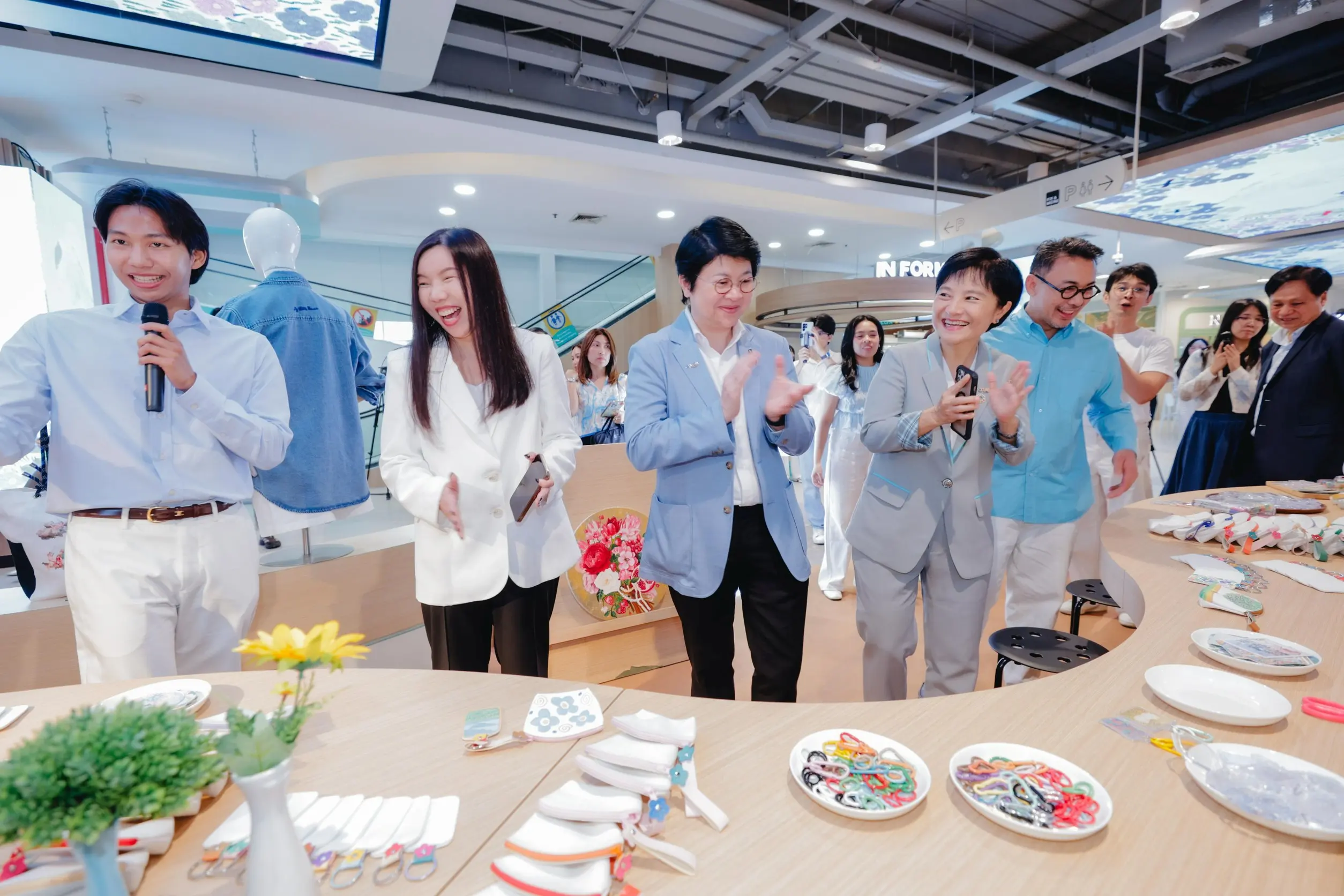 เปิดตัว Artstory Flagship Store สาขาแรกที่โลตัส บางนา สร้างพื้นที่สร้างสรรค์ผลงานศิลปะและส่งเสริมอาชีพให้แก่ศิลปินออทิสติกอย่างยั่งยืน