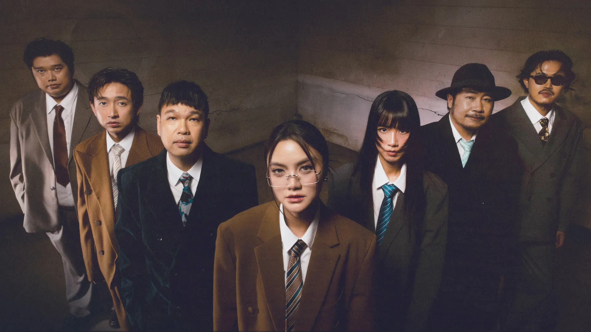 ASIA7 ปล่อยเพลงใหม่ WHO YOU ARE? (ตะโกน!) ถ่ายทอดการค้นหาตัวตนผ่านดนตรีไทยร่วมสมัย ผลงานพิเศษในอัลบั้มกลั่น (Noise Brewery) สถาบันดนตรีกัลยาณิวัฒนา
