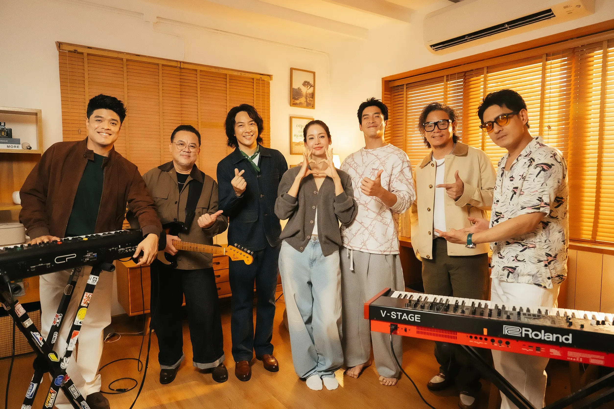 วง ETC. ปล่อยซิงเกิลใหม่ Sweet เหมือนก่อน คว้า อาเล็ก ธีรเดช และ โบว์ เมลดา ร่วมแสดงมิวสิกวิดีโอ ถ่ายทอดเรื่องราวการเติมความหวานให้ความสัมพันธ์