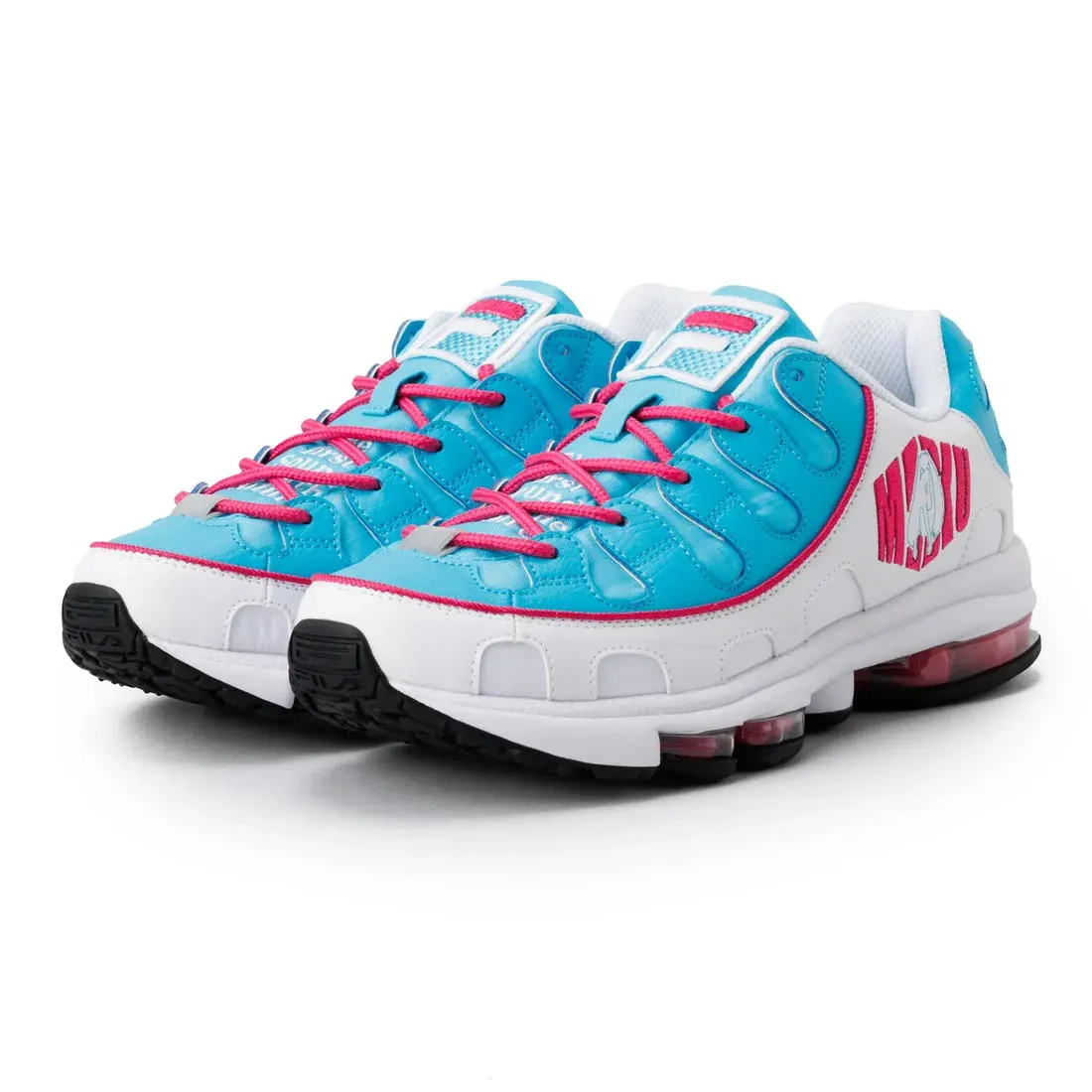 FILA ประกาศร่วมมือ Hatsune Miku นำสนีกเกอร์คลาสสิก Silva Trainer กลับมาผลิตใหม่ 2 คู่สี พร้อมเปิดพรีออเดอร์ในญี่ปุ่น ก.ย. 2026 กำหนดส่งมอบ มี.ค. 2027