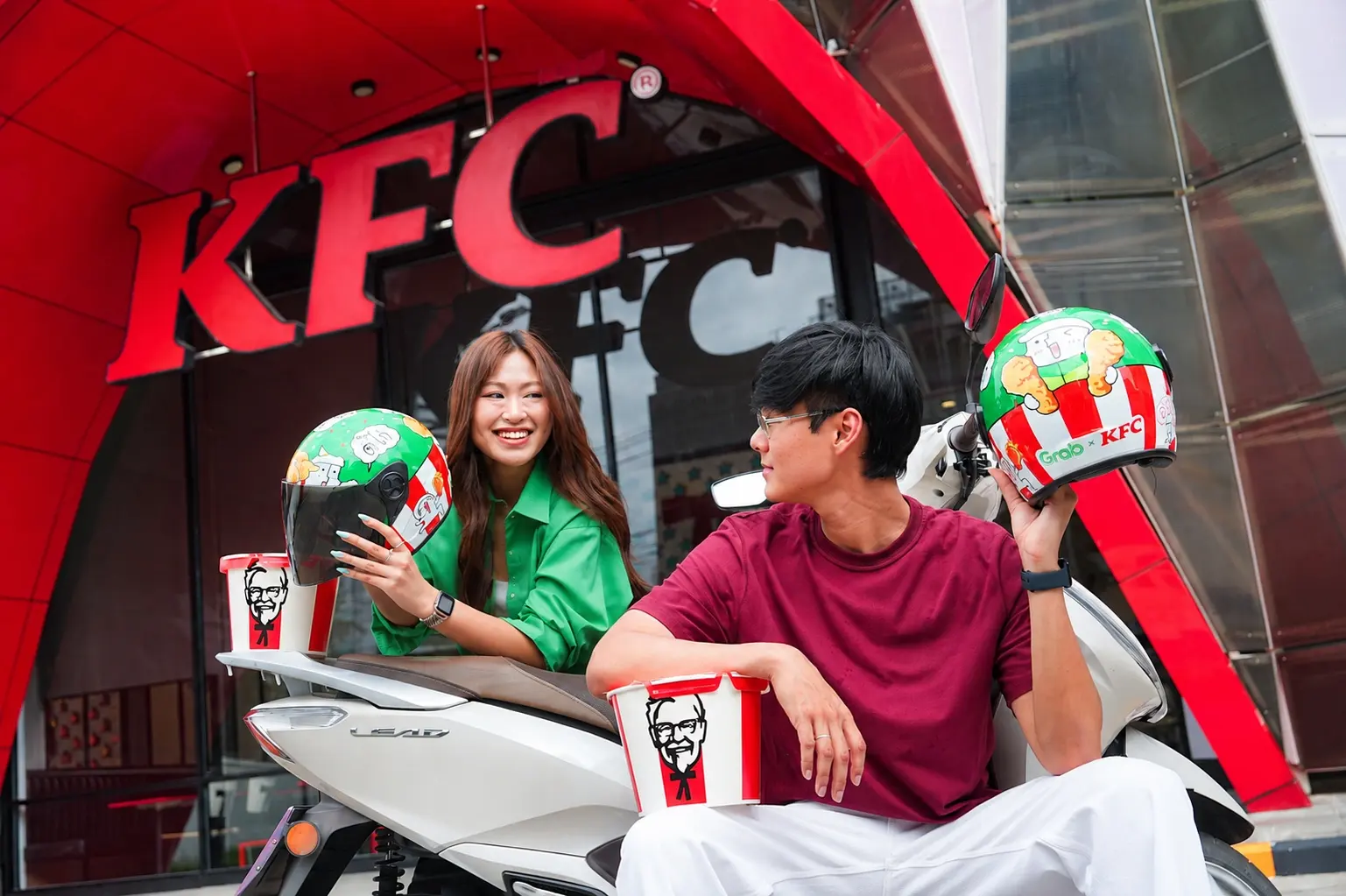 เคเอฟซี ประเทศไทย ร่วมกับ แกร็บ เปิดตัวแคมเปญ KFC Bucket Lover Month แจกหมวกกันน็อกดีไซน์บักเก็ตไก่ทอดจากนัดเป็ด เพียงสั่งแกร็บฟู้ดครบเงื่อนไข 10 ส.ค. - 6 ก.ย. 2569