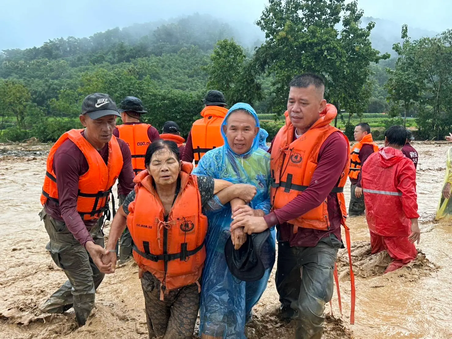 ศุภมาส อิศรภักดี สั่งการกรมประชาสัมพันธ์และ อสมท เกาะติดสถานการณ์น้ำท่วมน่าน ตั้งศูนย์ JIC สื่อสารข้อมูลภาวะวิกฤต บูรณาการเตือนภัยประชาชน