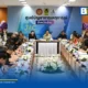 นายกรัฐมนตรีลงพื้นที่ติดตามสถานการณ์น้ำท่วมน่าน สั่งเร่งฟื้นฟูโครงสร้างพื้นฐาน จ่ายเงินเยียวยาผู้ประสบภัย พร้อมเตือนจังหวัดท้ายน้ำรับมือมวลน้ำ