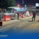 รองผู้ว่าฯ นราธิวาส ลงพื้นที่ตรวจด่านตรวจและสถานที่ราชการในเขต Safety Zone อำเภอเมืองนราธิวาส กำชับเจ้าหน้าที่เฝ้าระวังบุคคลและสิ่งของต้องสงสัยเข้มงวด