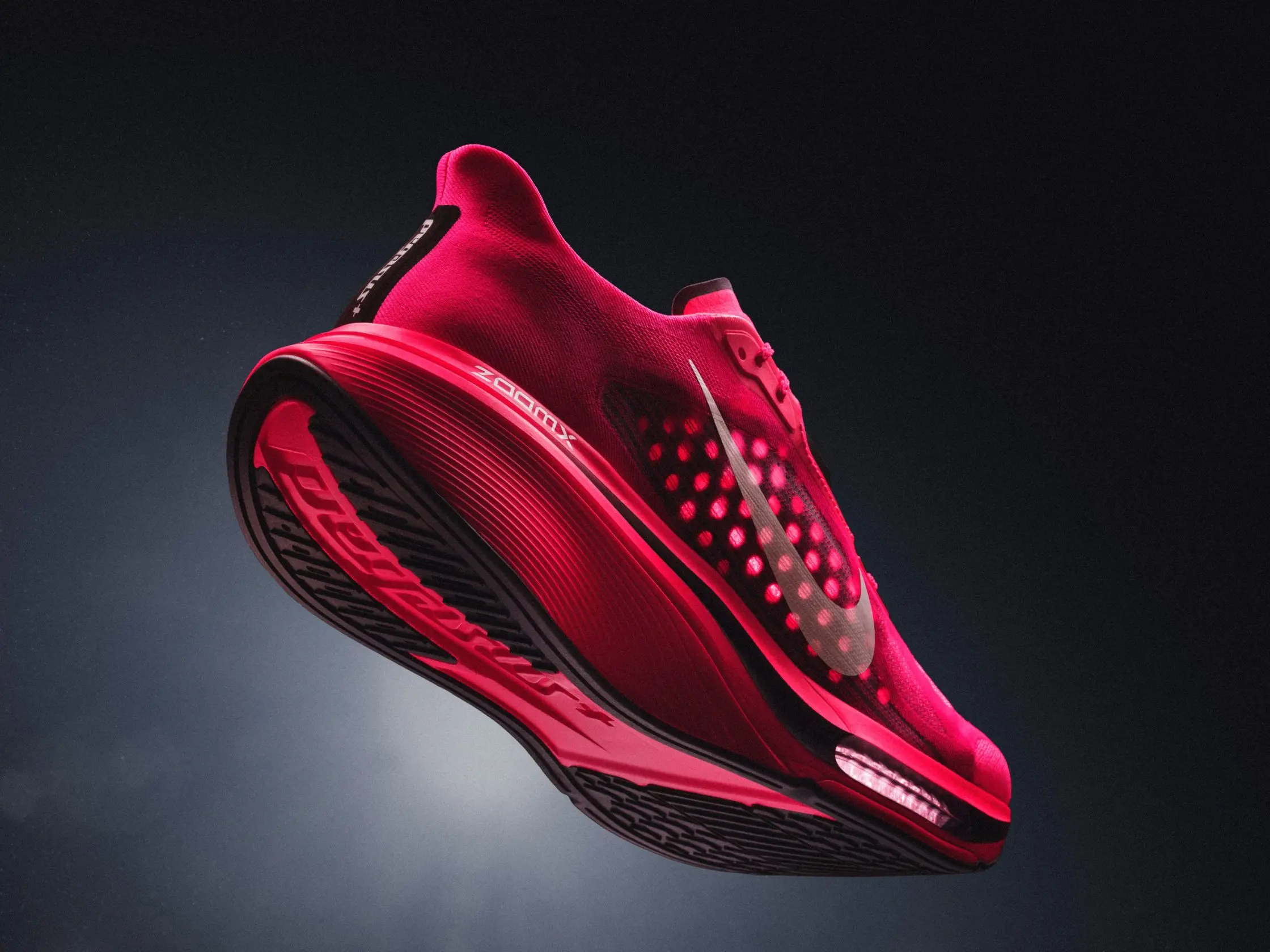 ไนกี้เปิดตัว Nike Pegasus Plus 2 รองเท้าวิ่งเทรนนิ่งรุ่นใหม่ ผสานเทคโนโลยี Air Zoom ทรงโค้งและโฟม ZoomX เพิ่มแรงส่ง 18% เน้นความเร็วและใช้งานได้ทุกวัน