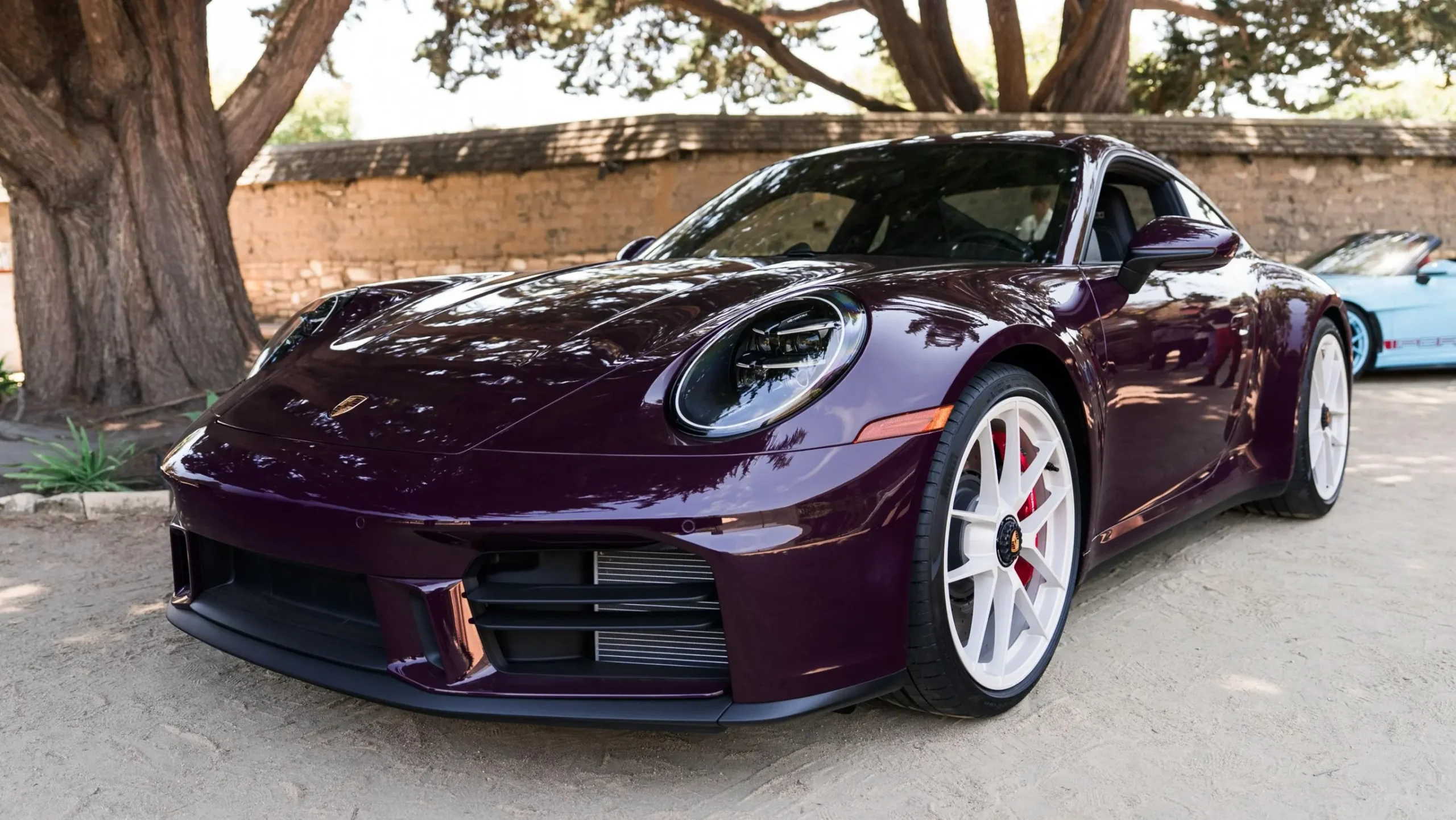 Porsche เผยโฉม Flachbau RS รุ่นพิเศษที่พัฒนาร่วมกับ Manthey และเปิดตัว 911 Carrera S เกียร์ธรรมดา ในงาน Monterey Car Week 2026