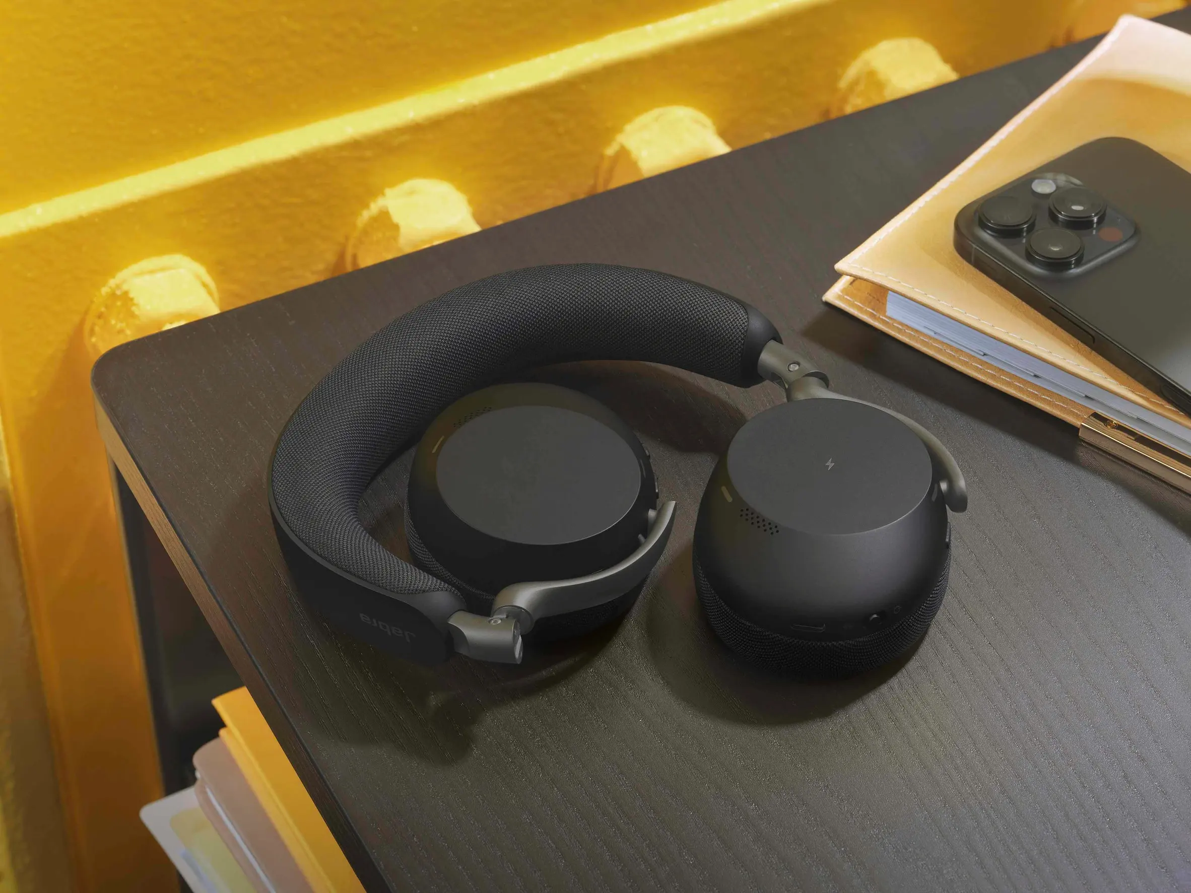อาร์ทีบี เทคโนโลยี เปิดตัวหูฟังไร้สาย Jabra Evolve3 85 และ Evolve3 75 รองรับระบบประชุมออนไลน์ ทำงานร่วมกับ AI ตัดเสียงรบกวน Adaptive ANC พร้อมวางจำหน่ายในไทยแล้ววันนี้