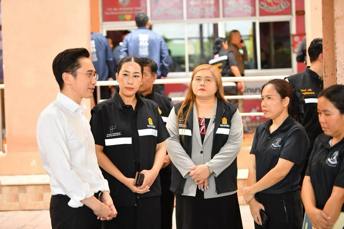ศ.ดร.ยศชนัน ลงพื้นที่เหตุกราดยิงโรงเรียนเทพศิรินทร์ นนทบุรี สั่งยกระดับความปลอดภัยสถานศึกษาทั่วประเทศ เร่งเยียวยาจิตใจ พร้อมแจงระดมบริจาคเลือดด่วน