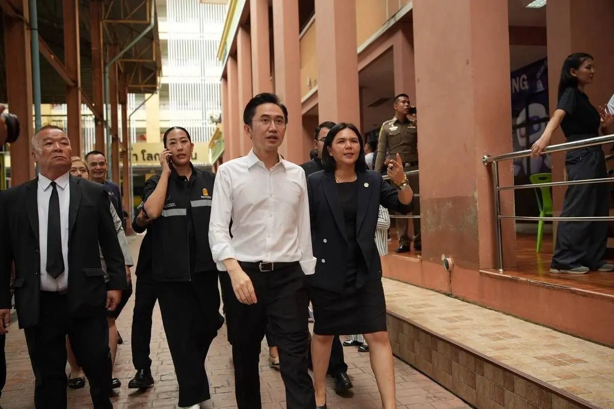 ศ.ดร.ยศชนัน ลงพื้นที่เหตุกราดยิงโรงเรียนเทพศิรินทร์ นนทบุรี สั่งยกระดับความปลอดภัยสถานศึกษาทั่วประเทศ เร่งเยียวยาจิตใจ พร้อมแจงระดมบริจาคเลือดด่วน