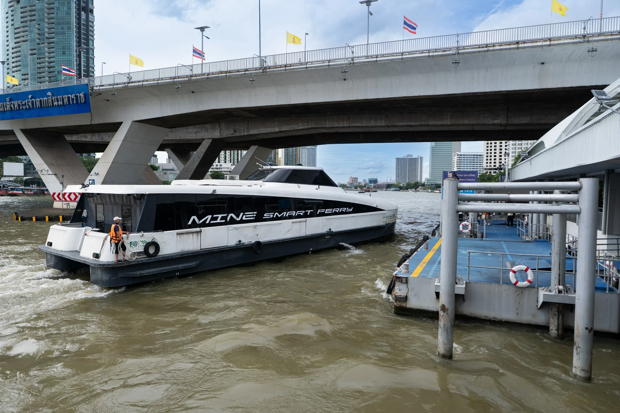 ไทย สมายล์ โบ้ท เปิดรับชำระค่าโดยสารผ่านบัตรสวัสดิการแห่งรัฐใน 3 เส้นทางเรือไฟฟ้า อัตรา 30 บาทตลอดสาย เริ่ม 12 สิงหาคม 2569