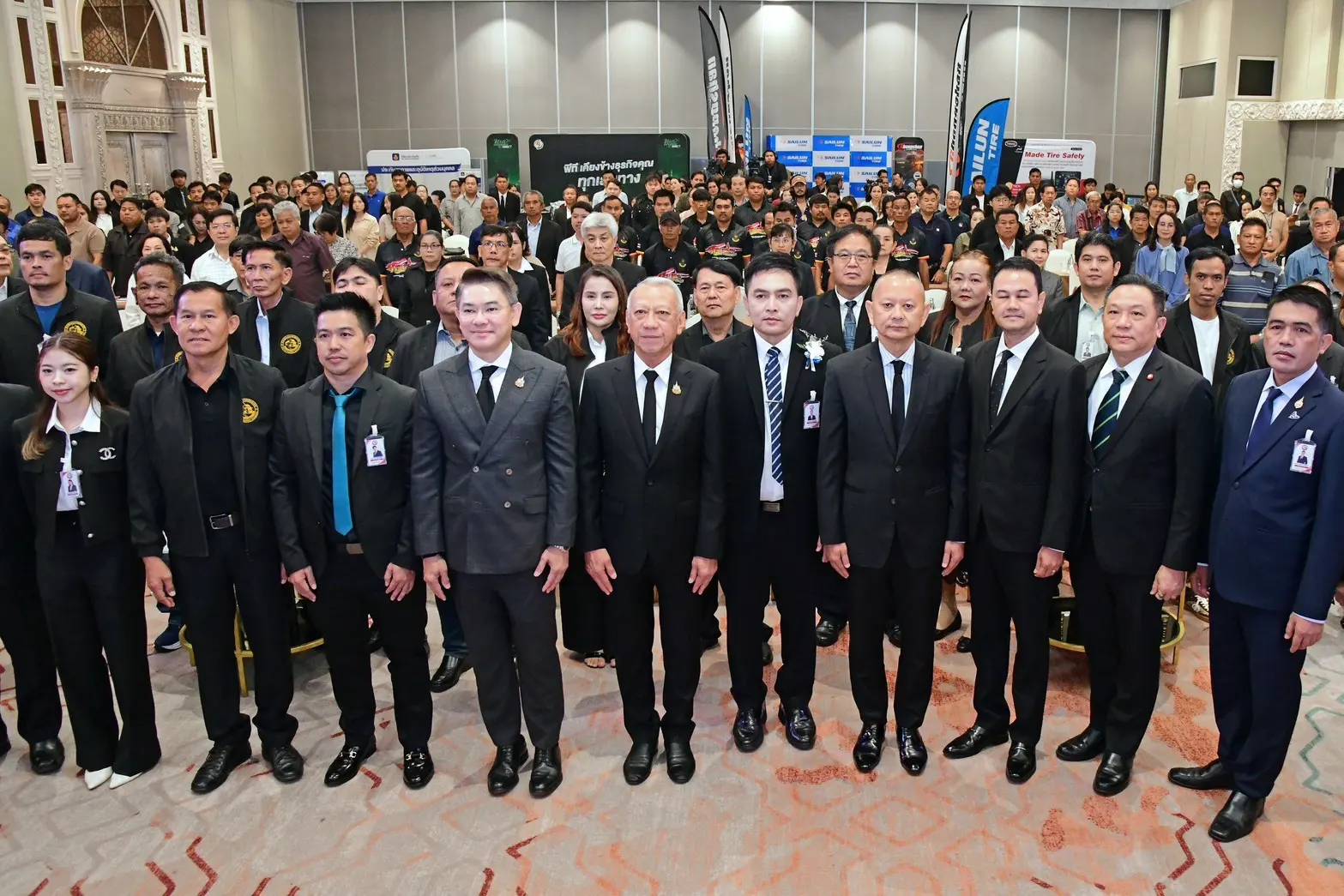 คมนาคมร่วมมือสมาคมผู้ประกอบการรถโดยสารไทย ชูมาตรฐานความปลอดภัย ดันเทคโนโลยี AI เสริมการตรวจสภาพรถ หนุนความเชื่อมั่นนักท่องเที่ยว