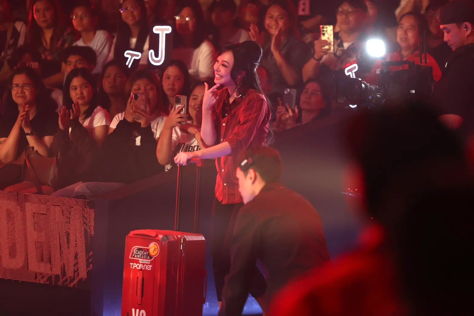 รายงานผลการแข่งขัน True AF 2026 สัปดาห์ที่ 8 ในโจทย์ละครเพลง มนต์รักหัวใจบ้านทุ่ง V3 มิวสิค ทำคะแนนโหวตน้อยที่สุด ต้องยุติการแข่งขันและลากกระเป๋ากลับบ้าน