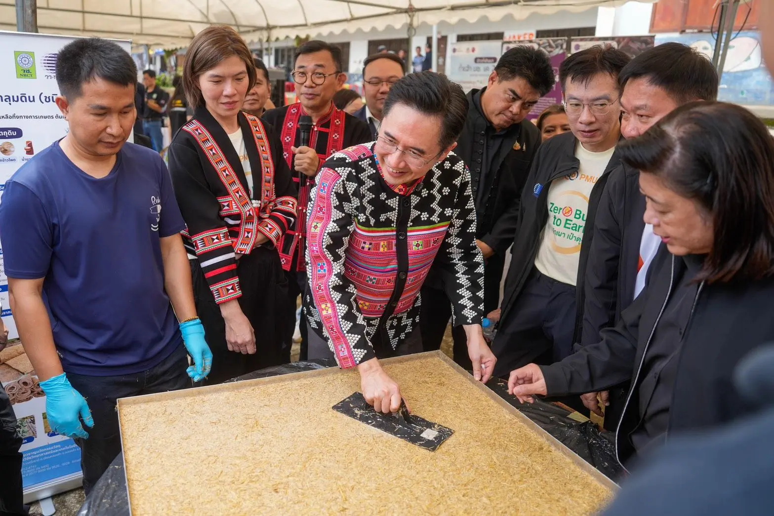 ยศชนัน ลงพื้นที่เชียงรายติดตามโครงการ เลิกเผา เป๋าตุง จับมือเอกชน 5 แห่งรับซื้อเศษวัสดุเกษตร เผย 4 เดือนแรกนำเศษวัสดุเข้าระบบ 3.3 แสนกิโลกรัม ลดปัญหาฝุ่น PM2.5