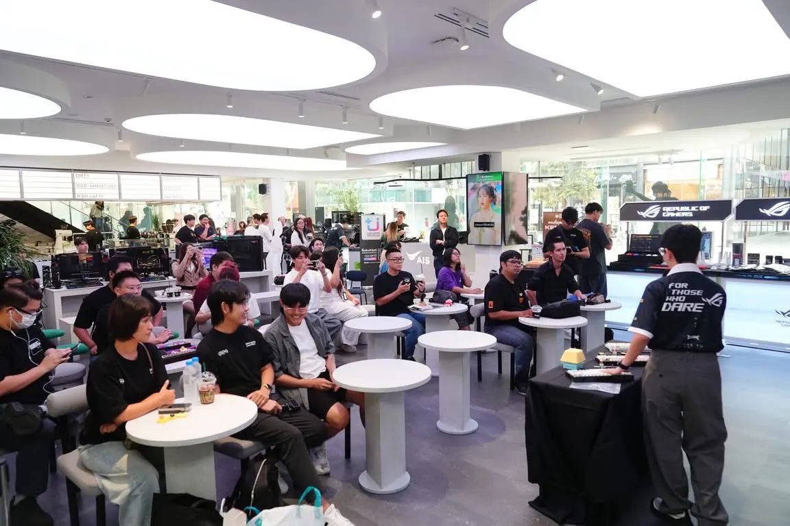 AIS ร่วมมือ ROG เปิดตัวอุปกรณ์เกมมิ่งเกียร์คอลเลกชันพิเศษ ROG Edition 20 วางจำหน่ายผ่าน AIS Shop สยามเซ็นเตอร์ และช่องทาง AIS Online Store