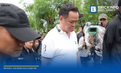 อนุทินนำคณะลงพื้นที่แฟลตการเคหะคลองจั่น แจกถุงยังชีพและอาหารน้ำดื่มช่วยผู้ประสบภัยน้ำท่วมสูง 1.5 เมตร พบรถยนต์จมมิดหลังคา ท่ามกลางเสียงสะท้อนความเดือดร้อนจากชาวบ้าน