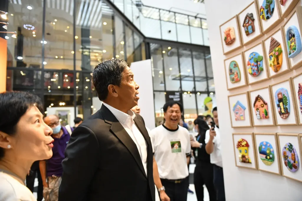 กทม. เปิดนิทรรศการ It’s OK to be Artist Season 2 จัดแสดงผลงาน 39 ศิลปินออทิสติก ณ River City Bangkok วันที่ 4-27 กันยายน 2569