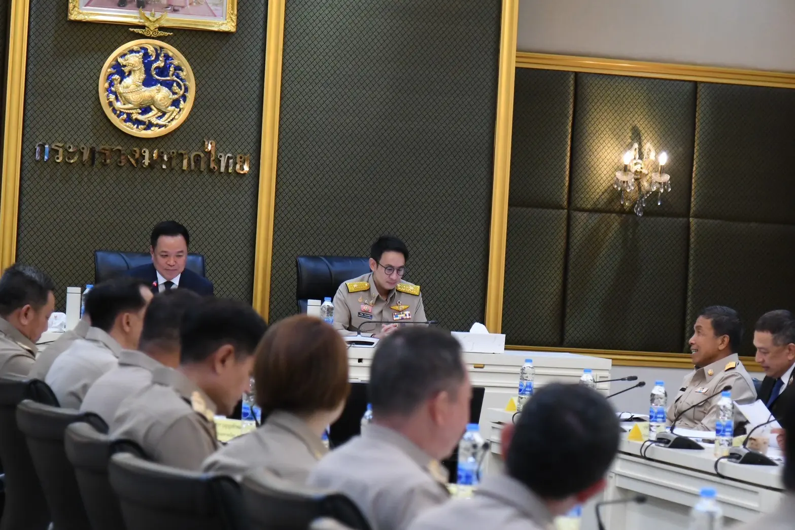 ชัชชาติ สิทธิพันธุ์ ร่วมประชุมกระทรวงมหาดไทย วางแนวทางกำกับ Data Center ปราบปรามนอมินีต่างด้าว สั่งตรวจทุจริตสอบท้องถิ่น และเตรียมแผนรับมือน้ำท่วมทั่วประเทศ