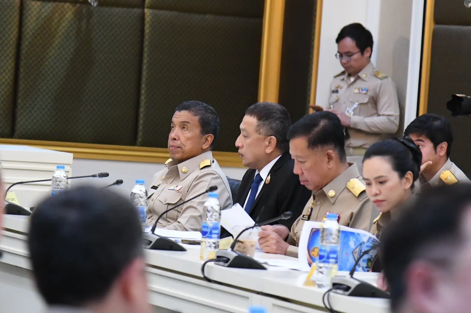 ชัชชาติ สิทธิพันธุ์ ร่วมประชุมกระทรวงมหาดไทย วางแนวทางกำกับ Data Center ปราบปรามนอมินีต่างด้าว สั่งตรวจทุจริตสอบท้องถิ่น และเตรียมแผนรับมือน้ำท่วมทั่วประเทศ