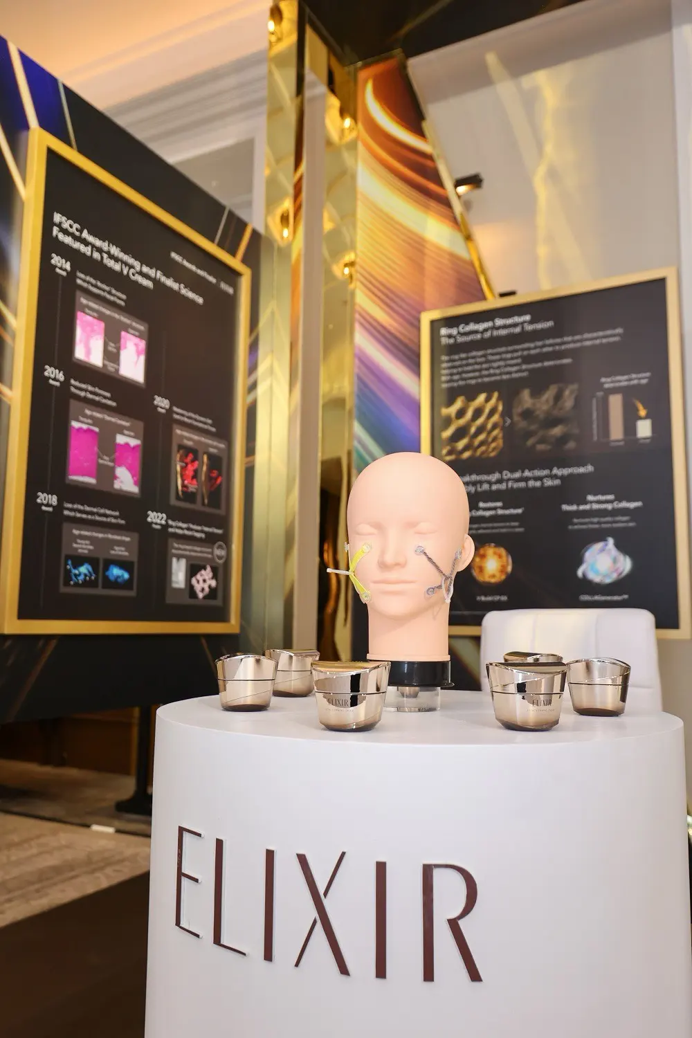 ELIXIR จัดงานเปิดตัว ELIXIR Total V Firming Cream ณ โรงแรมดุสิตธานี กรุงเทพฯ เผยงานวิจัย Ring Collagen และวิทยาศาสตร์คอลลาเจนเพื่อแก้ปัญหาผิวหย่อนคล้อย