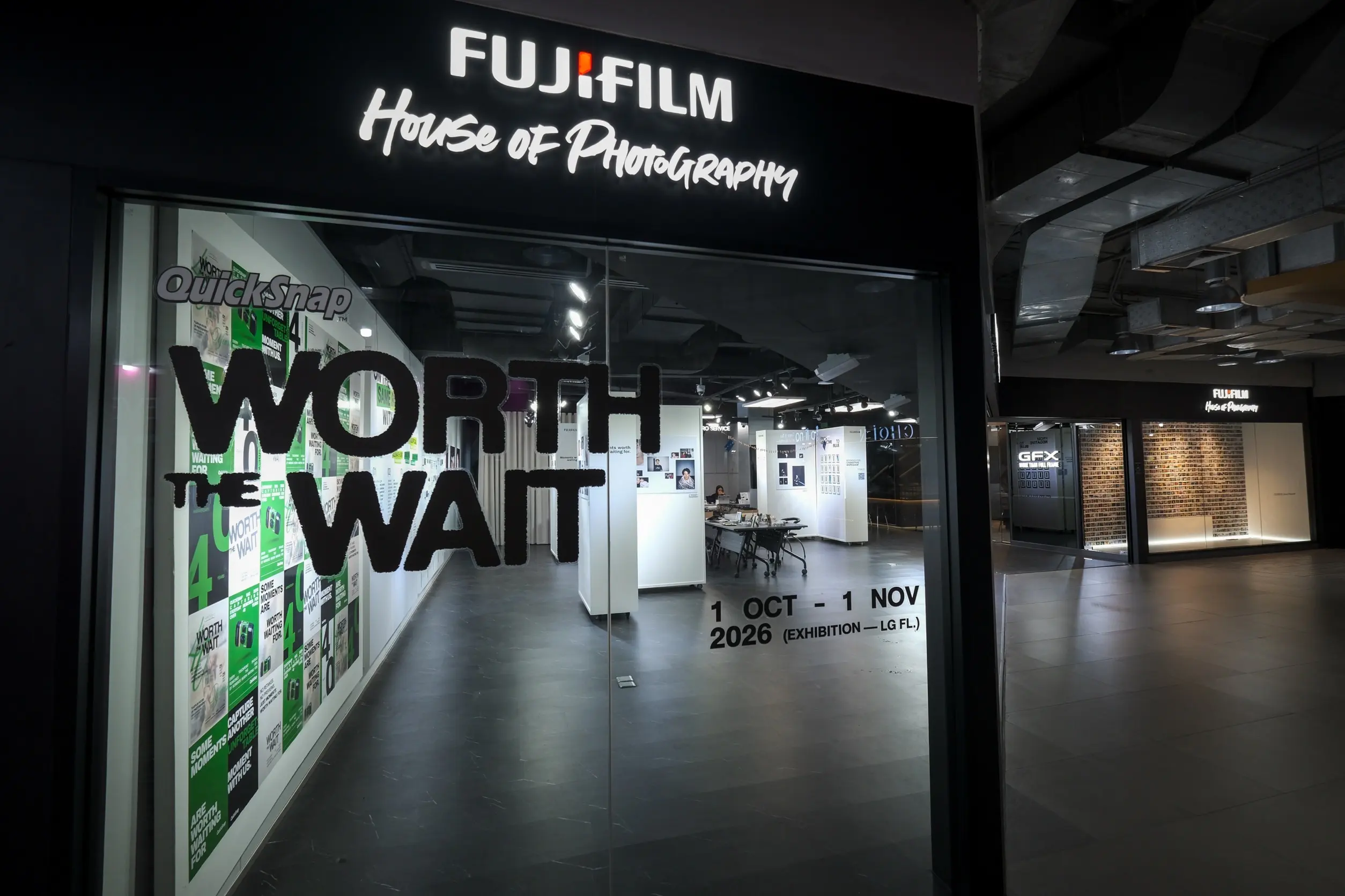 ฟูจิฟิล์ม ประเทศไทย จัดแคมเปญ Worth The Wait ฉลองครบรอบ 40 ปี กล้องฟิล์มใช้แล้วทิ้ง QuickSnap พร้อมนิทรรศการประวัติศาสตร์และเวิร์กชอป ที่สยามสแควร์วัน