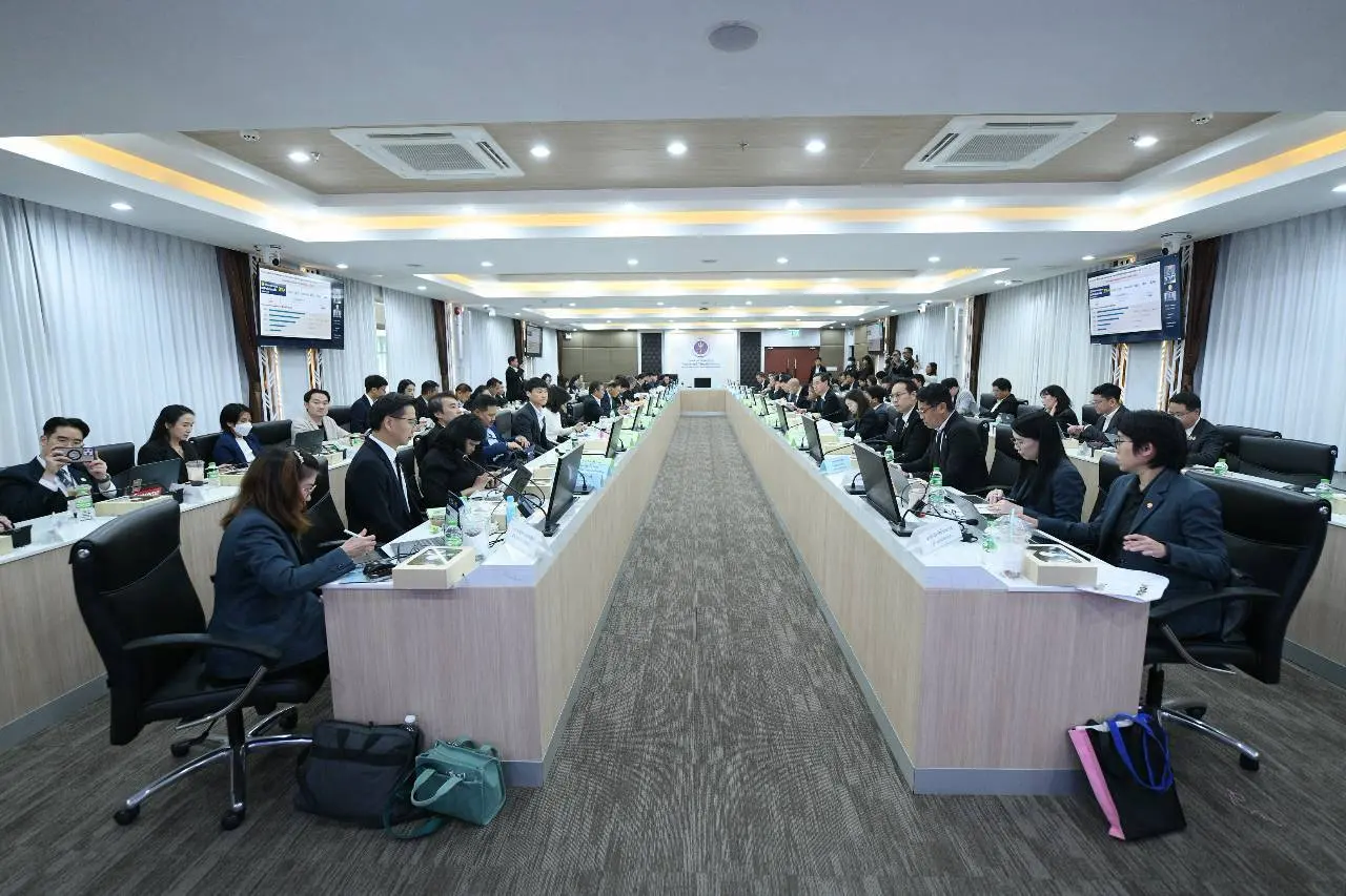 บอร์ดทุนมนุษย์ กรอ. ประชุมนัดแรก ตั้งเป้าผลิตแรงงานทักษะสูง 1 ล้านคนใน 4 ปี หวังดันเศรษฐกิจโตเกิน 3% ต่อปี ขยับขีดความสามารถการแข่งขันสู่ท็อป 20 โลก