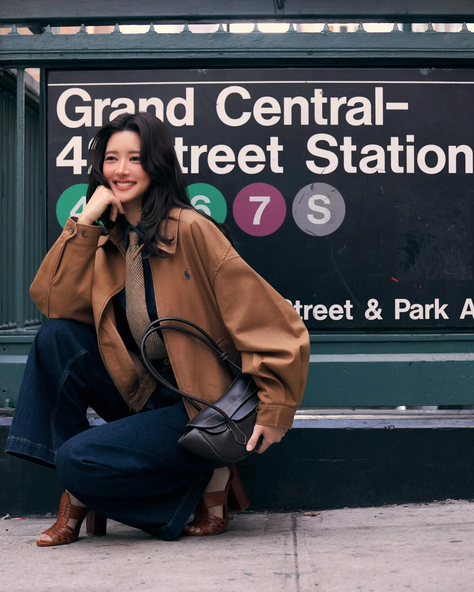 จูเน่ เพลินพิชญา ร่วมชมแฟชั่นโชว์ Ralph Lauren ใน New York Fashion Week และ US Open 2026 พร้อมนำเสนอ 3 ลุคสตรีตจาก Polo Ralph Lauren กลางมหานครนิวยอร์ก