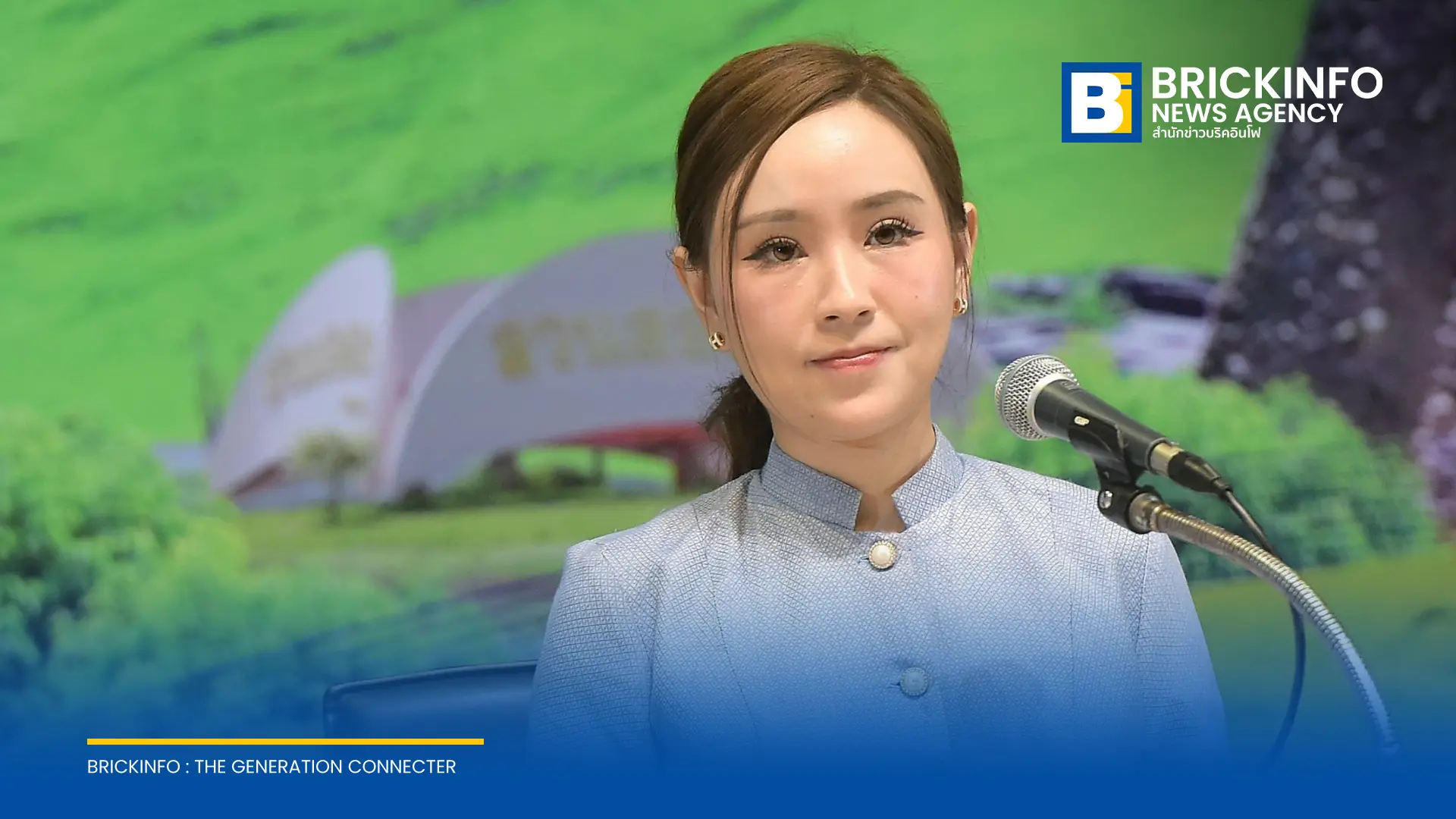 ร้อยเอกหญิง ภัทร์ดารัสมิ์ ทองสลวยกร รองโฆษกประจำสำนักนายกรัฐมนตรี