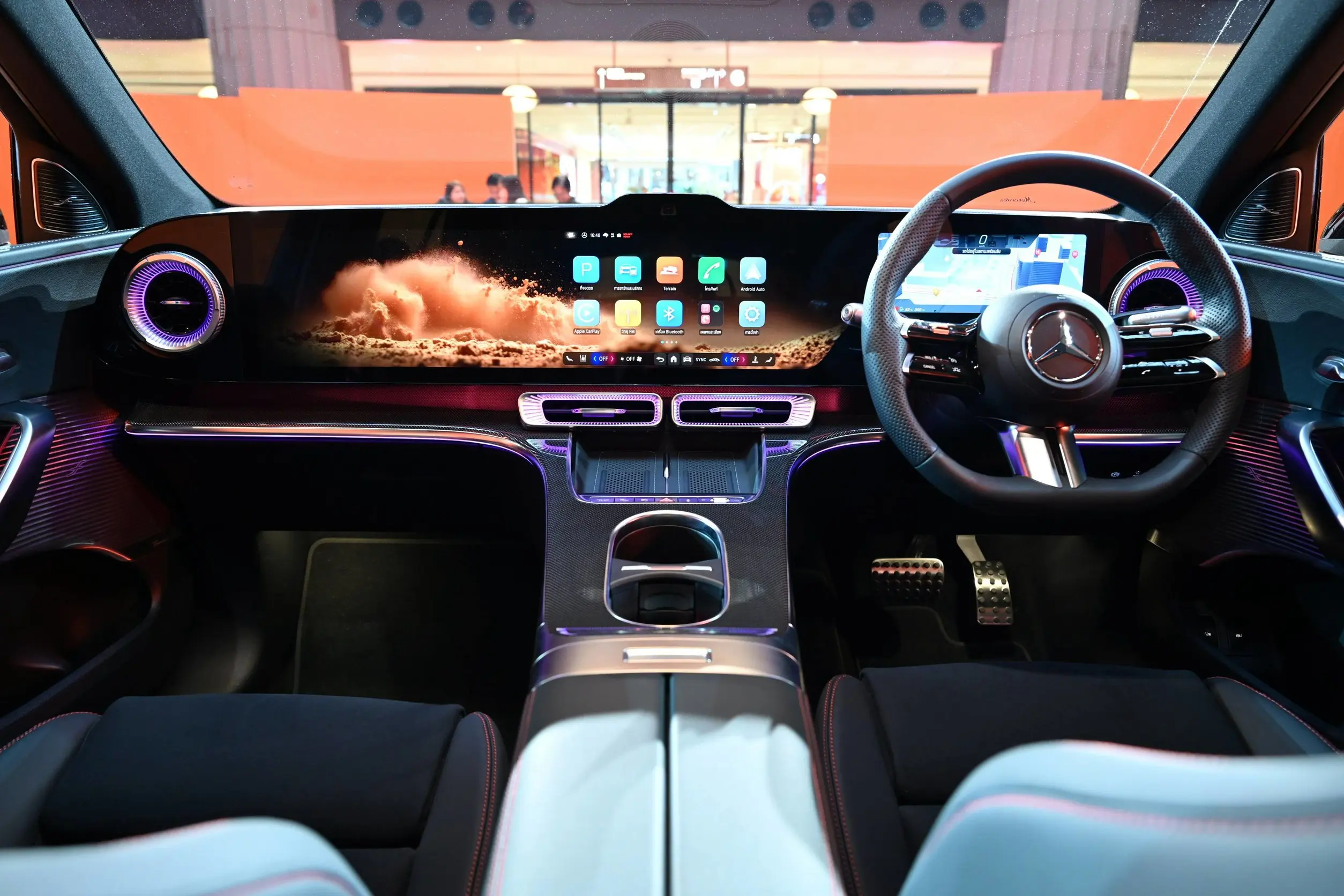 เมอร์เซเดส-เบนซ์ ประเทศไทย พรีวิว The all-new electric GLC แพลตฟอร์ม MB.EA-M วิ่งไกลกว่า 600 กม. เคาะราคาคาดการณ์ต่ำกว่า 3.7 ล้านบาท พร้อมปรับลดราคารถยนต์ 11 รุ่น สูงสุด 1.03 ล้านบาท